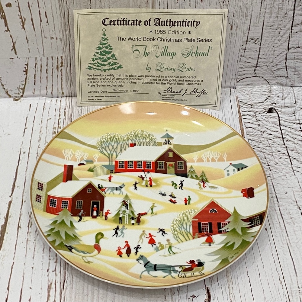 1985 Betsey Bates Christmas Decorative Plate